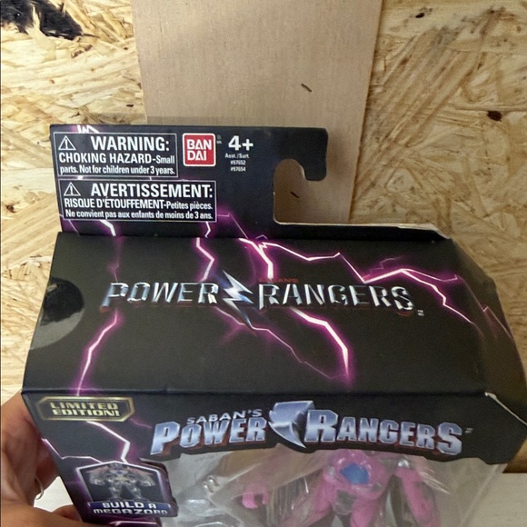 Saban's Power Rangers Pink Ranger Action Figure - Limited Edition - Picture 10 of 11
